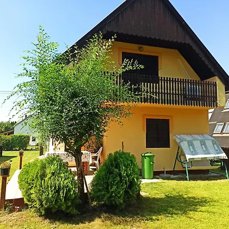 Elod Nyaralohaz בית נופש Balatonberény